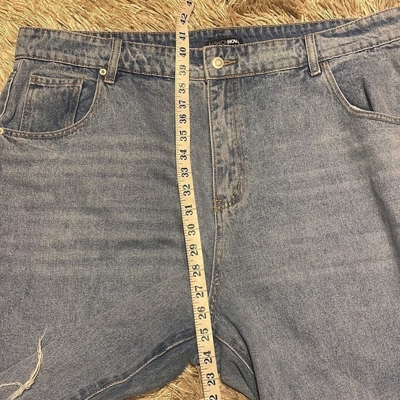 FASHION Nova High Waist Straight Leg Ripped Light Blue Jeans Size 18 - Picture 5 of 9
